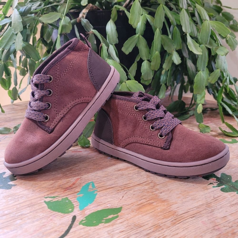 Carters Size 10 Noah Brown Boot Sneaker